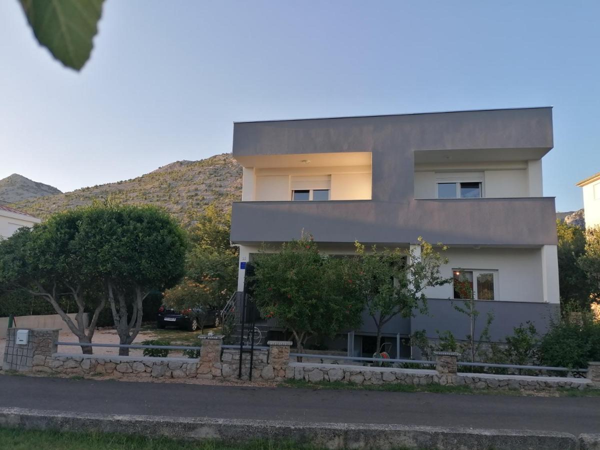 Apartments Lota Starigrad Paklenica Ngoại thất bức ảnh
