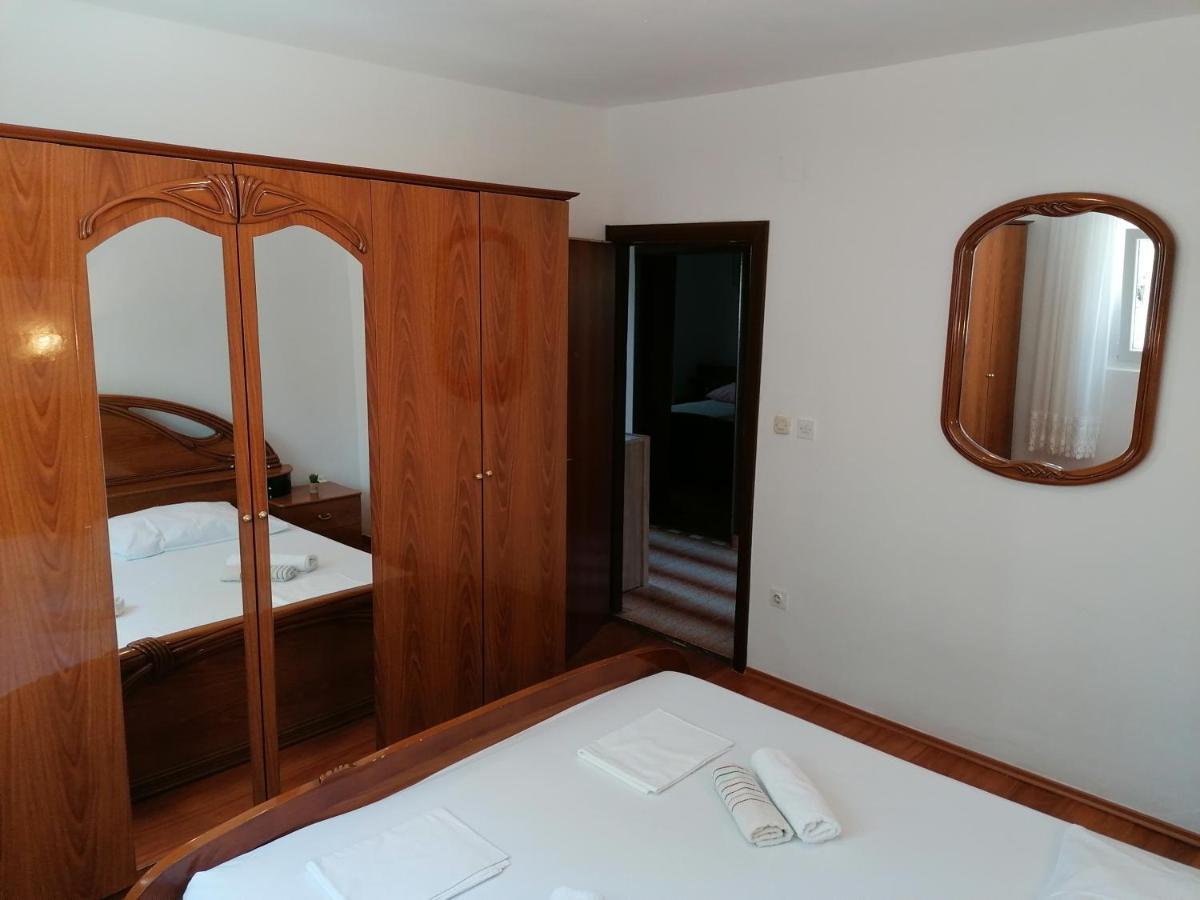 Apartments Lota Starigrad Paklenica Ngoại thất bức ảnh