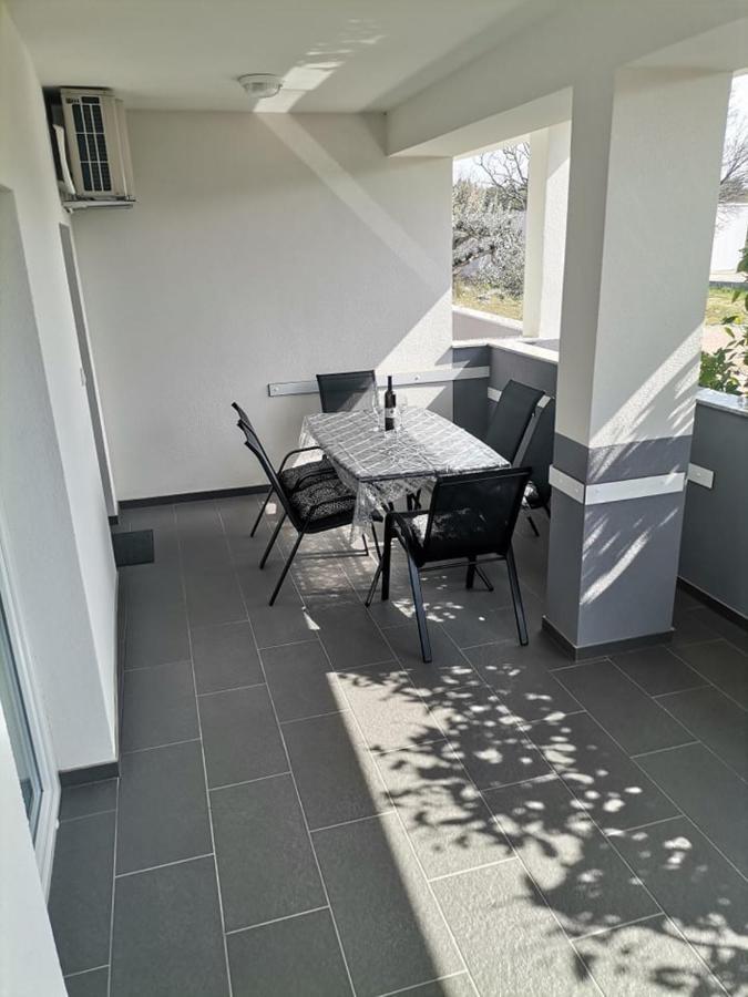Apartments Lota Starigrad Paklenica Ngoại thất bức ảnh