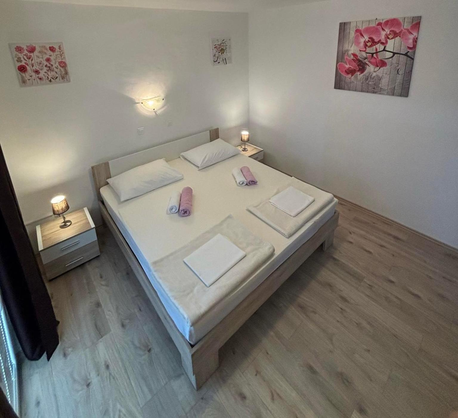 Apartments Lota Starigrad Paklenica Ngoại thất bức ảnh